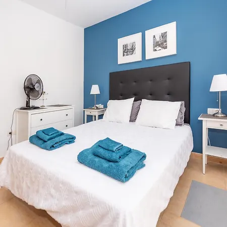 Modern 3 Bedroom House With Large Pool And Fast Internet, 100ft From The Sea - Sleeps 6 Feriehus Caleta De Fuste
