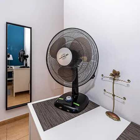 Modern 3 Bedroom House With Large Pool And Fast Internet, 100ft From The Sea - Sleeps 6 * Caleta De Fuste