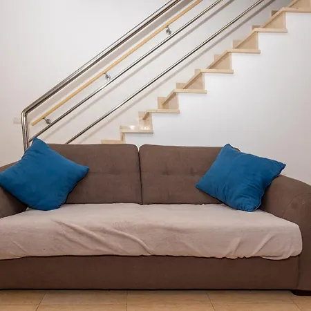 Modern 3 Bedroom House With Large Pool And Fast Internet, 100ft From The Sea - Sleeps 6 Semesterbostad Caleta De Fuste