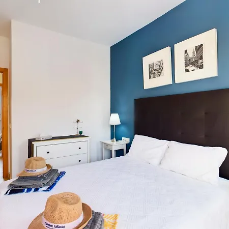 Modern 3 Bedroom House With Large Pool And Fast Internet, 100ft From The Sea - Sleeps 6 * Caleta de Fuste
