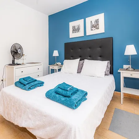 Modern 3 Bedroom House With Large Pool And Fast Internet, 100ft From The Sea - Sleeps 6 Caleta de Fuste